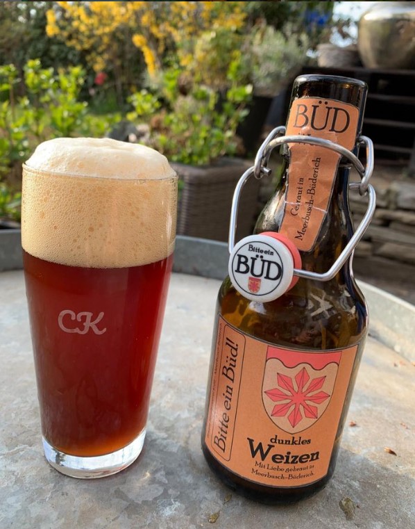 dunkles Weizen im Glas