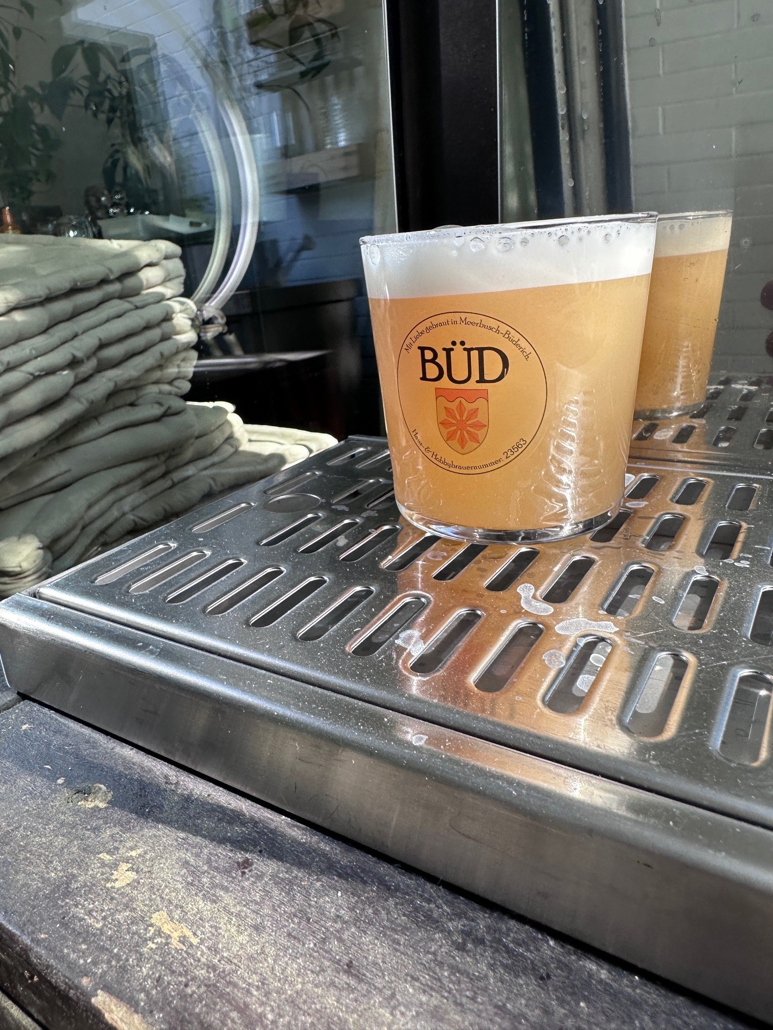 Pale Ale im BÜD Glas Jarrylo Pale Ale